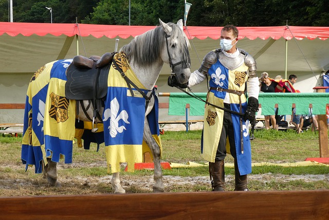 由于管理层 由于管理层